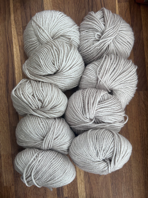 HAMANAKA 100% Wool in Greige