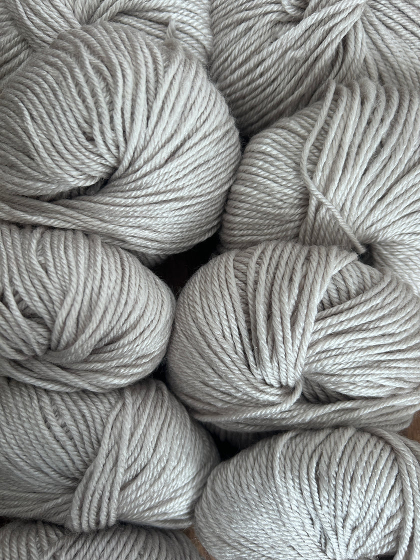 HAMANAKA 100% Wool in Greige